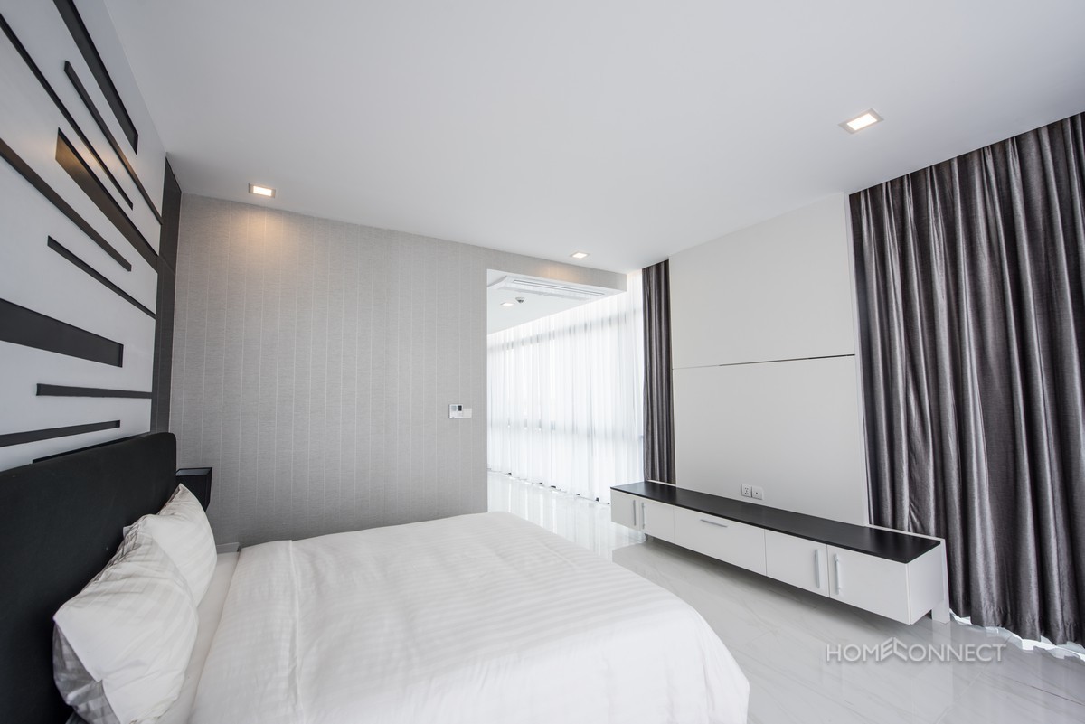 Amazing 4 bedroom penthouse in Daun Penh