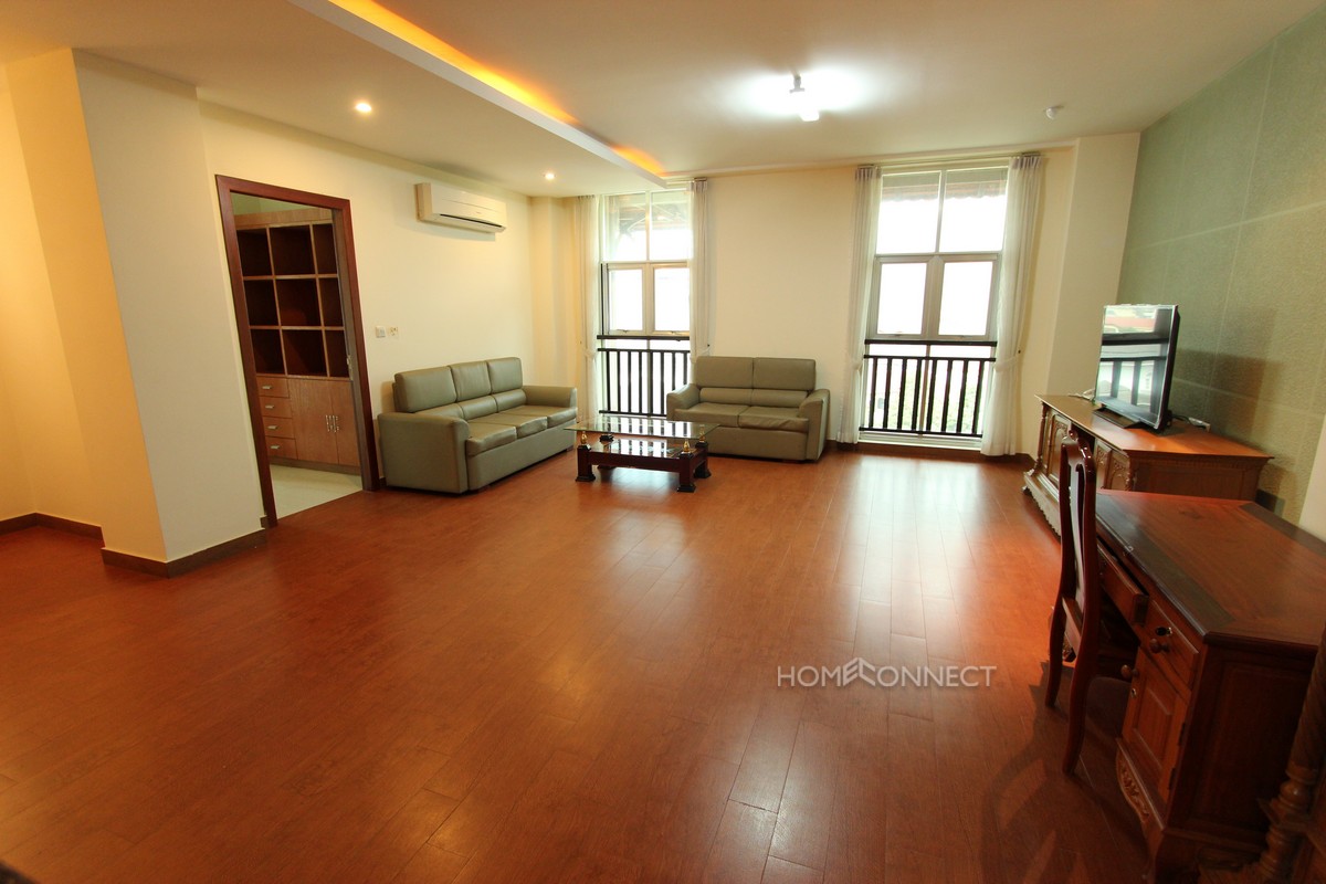 Large modern serviced apartment in Toul Kork