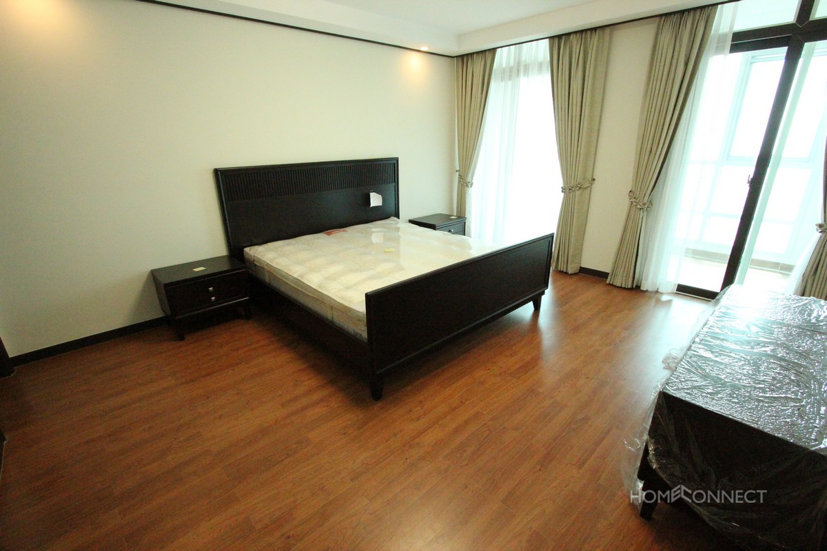 Luxury 4 bedroom condo in the heart of BKK1