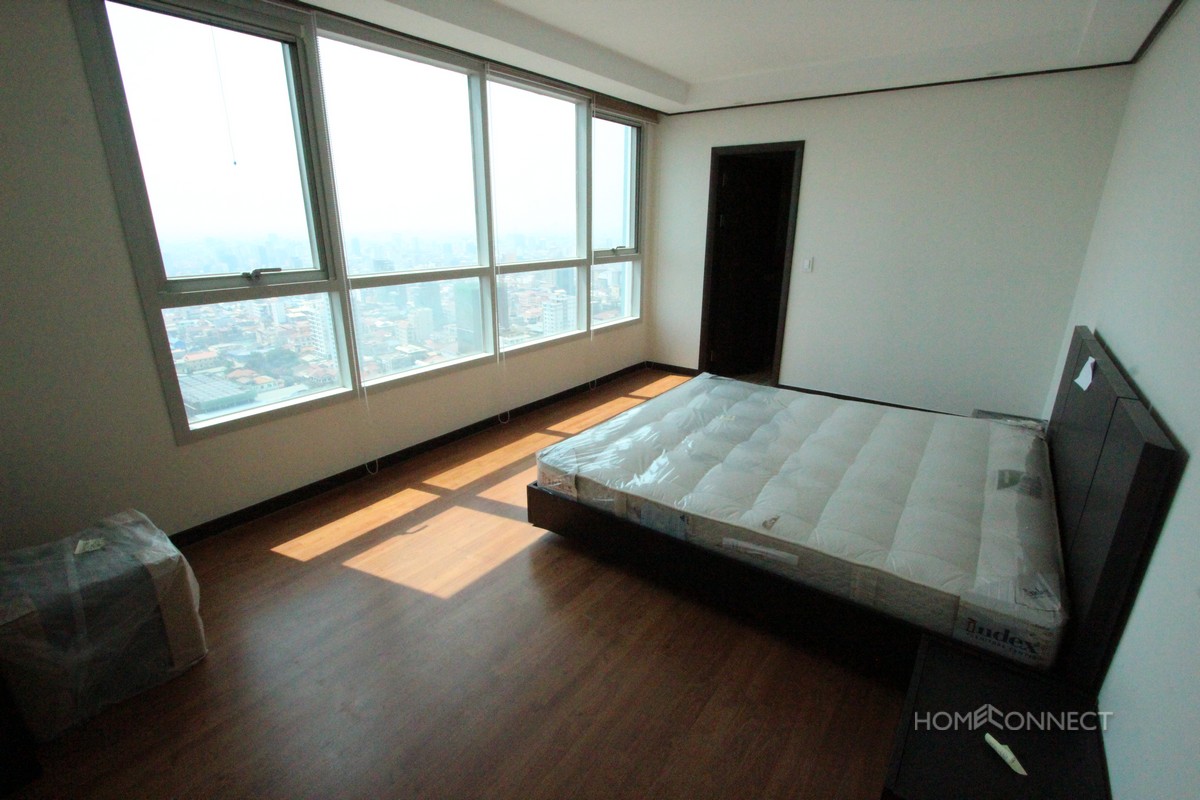Luxury 4 bedroom condo in the heart of BKK1