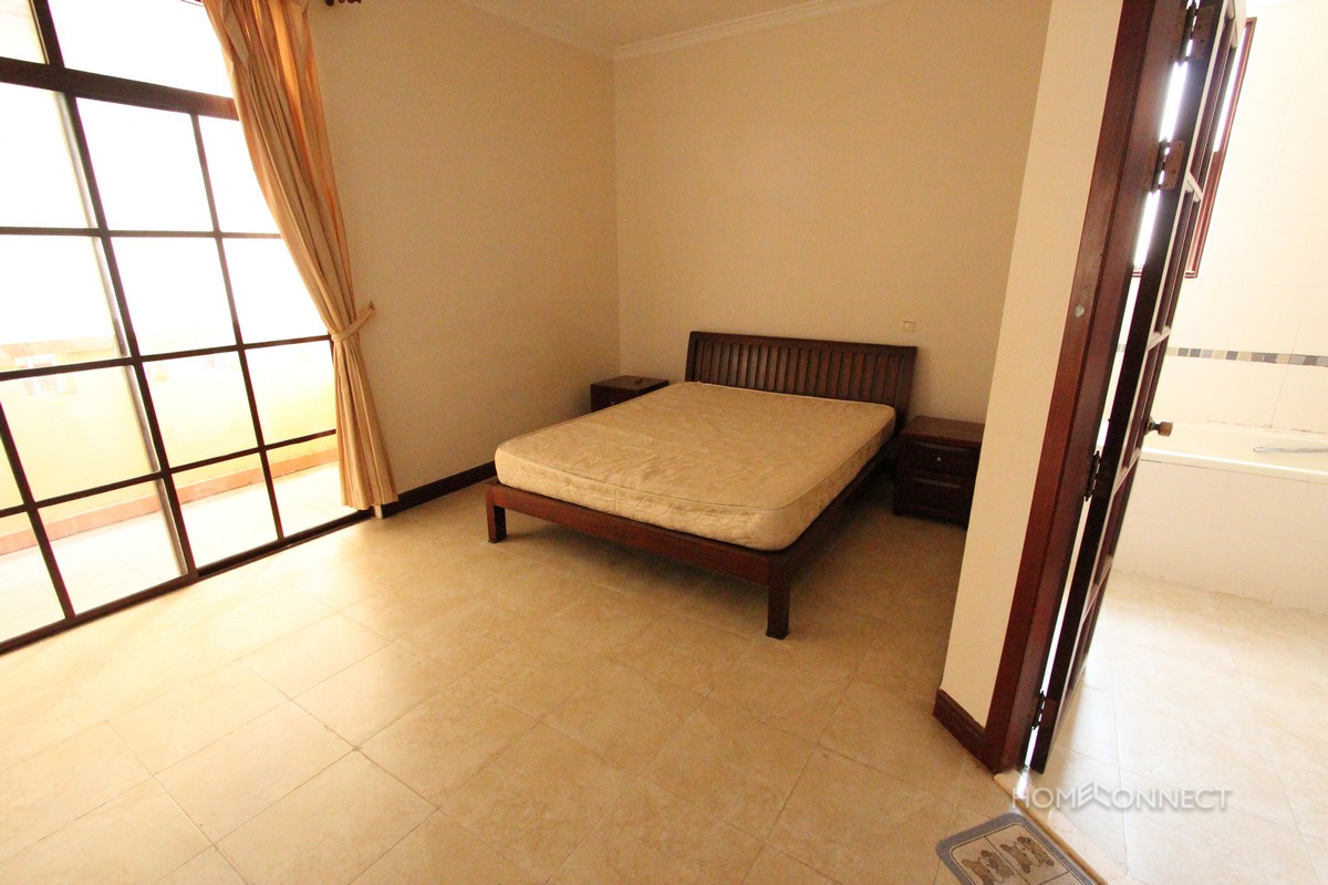 Large 1 bedroom apartment in BKK1