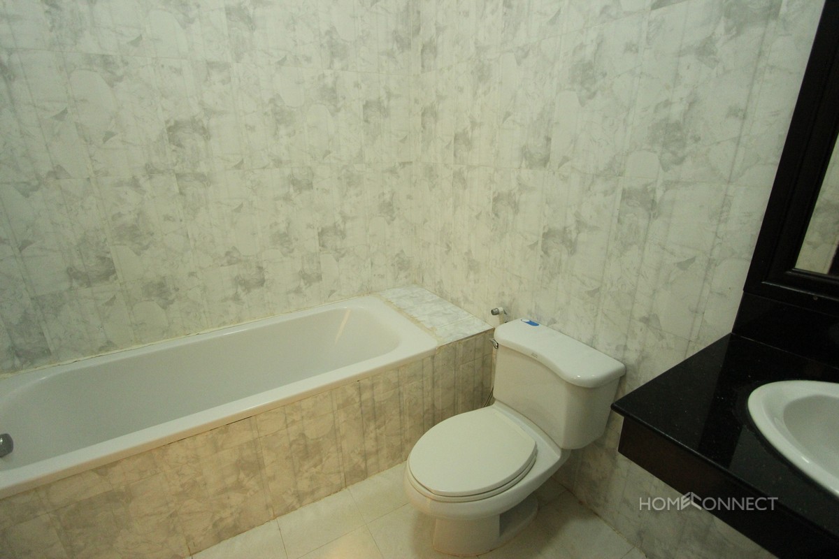 Modern 2 Bedroom Apartment Close to Independence Monument | Phnom Penh