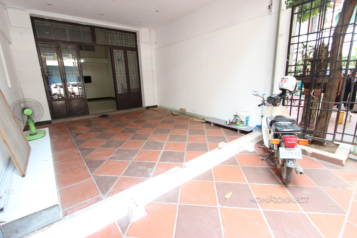 Newly Constructed 3 Bedroom Townhouse in Toul Tom Poung | Phnom Penh