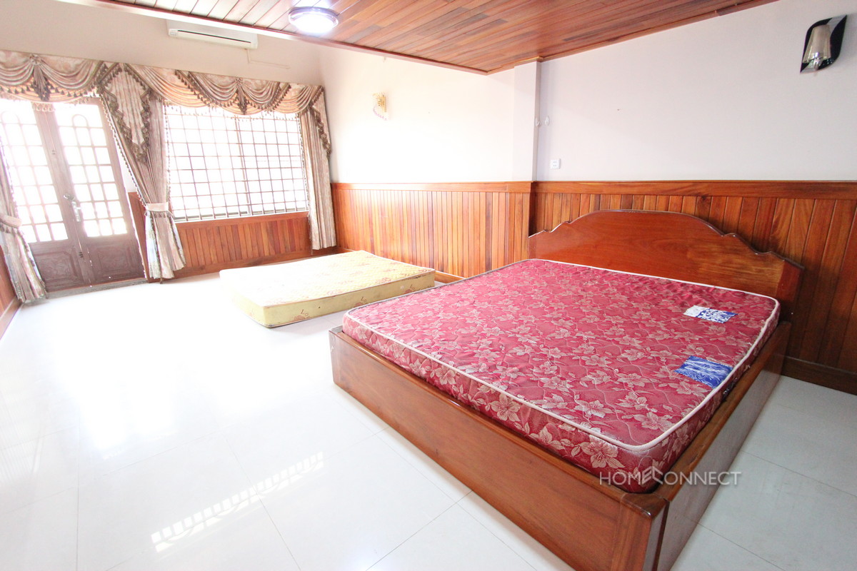 Comfortable 4 Bedroom Townhouse in Boeung Tumpun | Phnom Penh