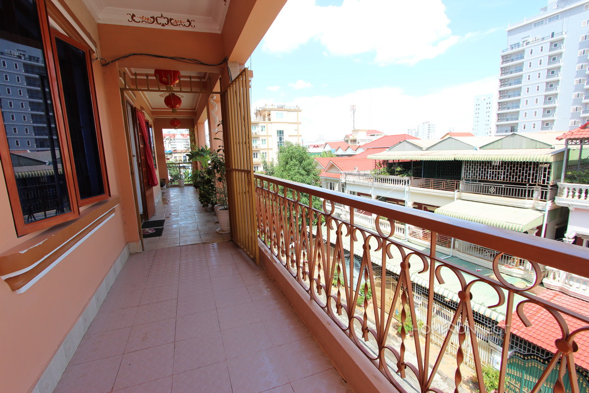 Budget 2 Bedroom Apartment Near the Russian Market | Phnom Penh
