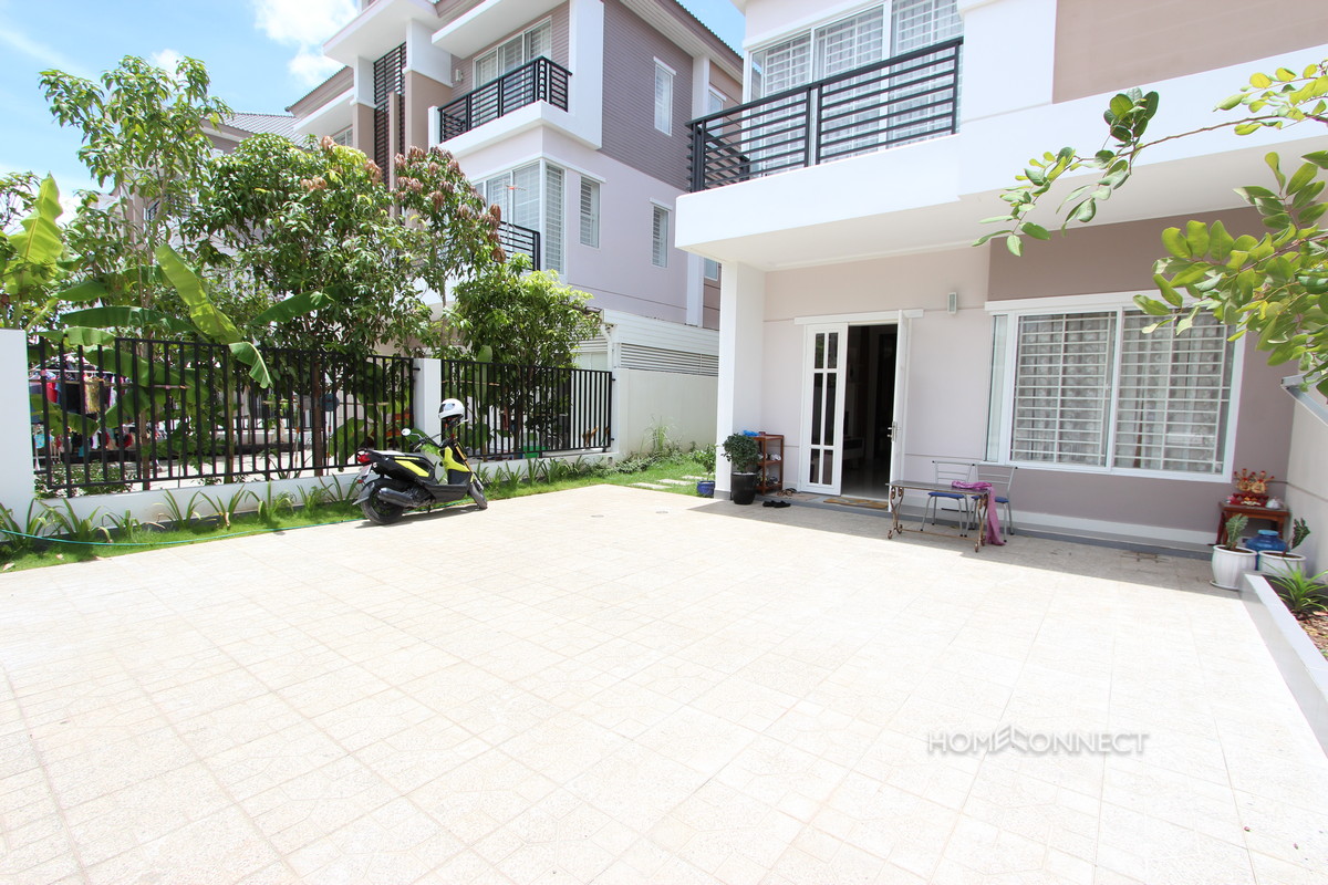 Modern 4 Bedroom Townhouse With Pool Near ISPP School | Phnom Penh Real Estate