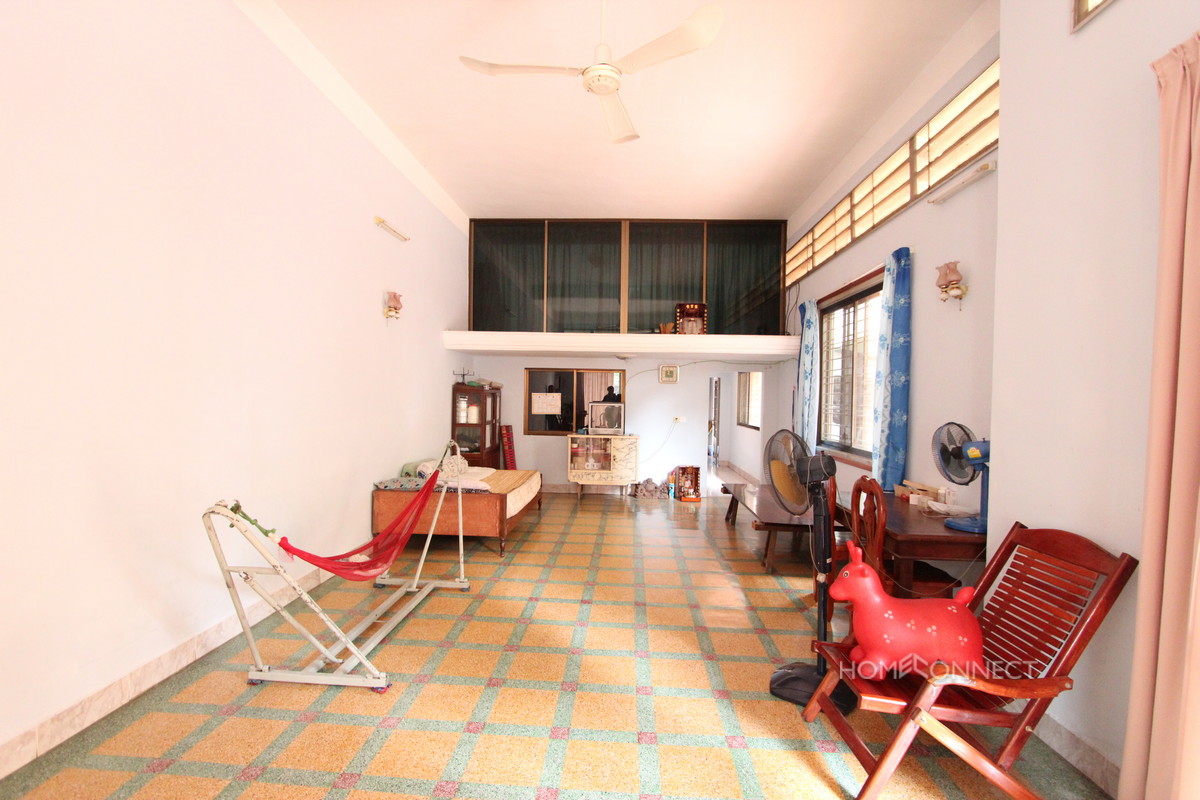 Large Townhouse for Rent Near the Central Market | Phnom Penh Real Estate
