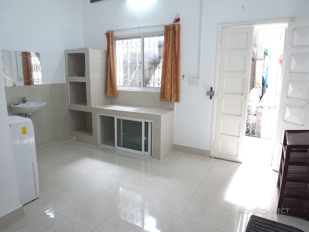 Bright And Tidy 1 Bedroom Apartment For Rent In BKK1 | Phnom Penh Real Estate