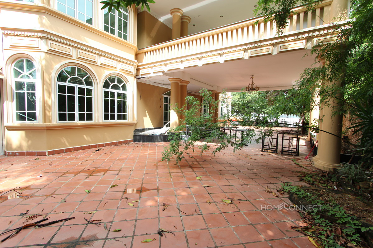 Large Riverside Villa in Chroy Chongva | Phnom Penh Real Estate