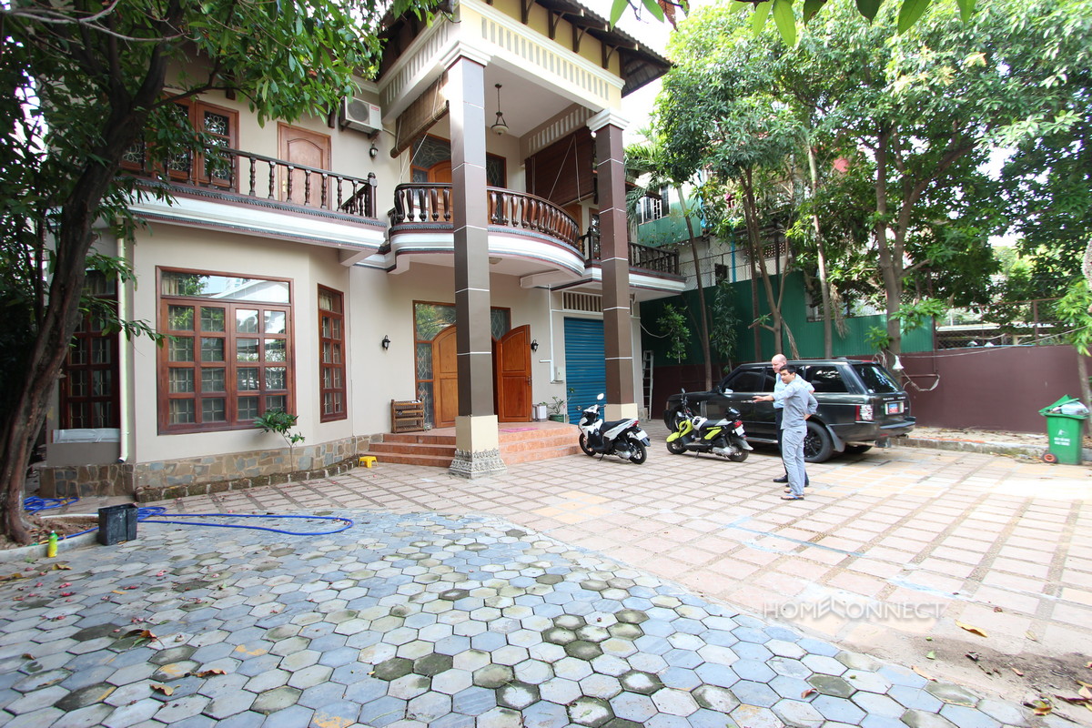 Large Garden 4 Bedroom Villa In The Heart Of BKK1 | Phnom Penh Real Estate
