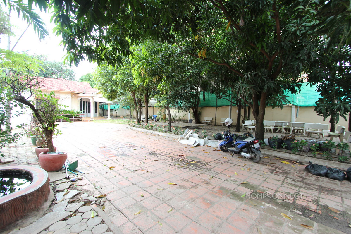 Large Garden Villa Near the Russian Market | Phnom Penh Real Estate