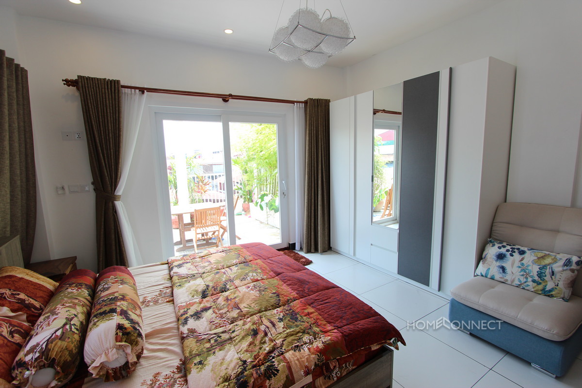 Colonial 2 Bedroom Apartment Near Riverside For Rent | Phnom Penh Real Estate
