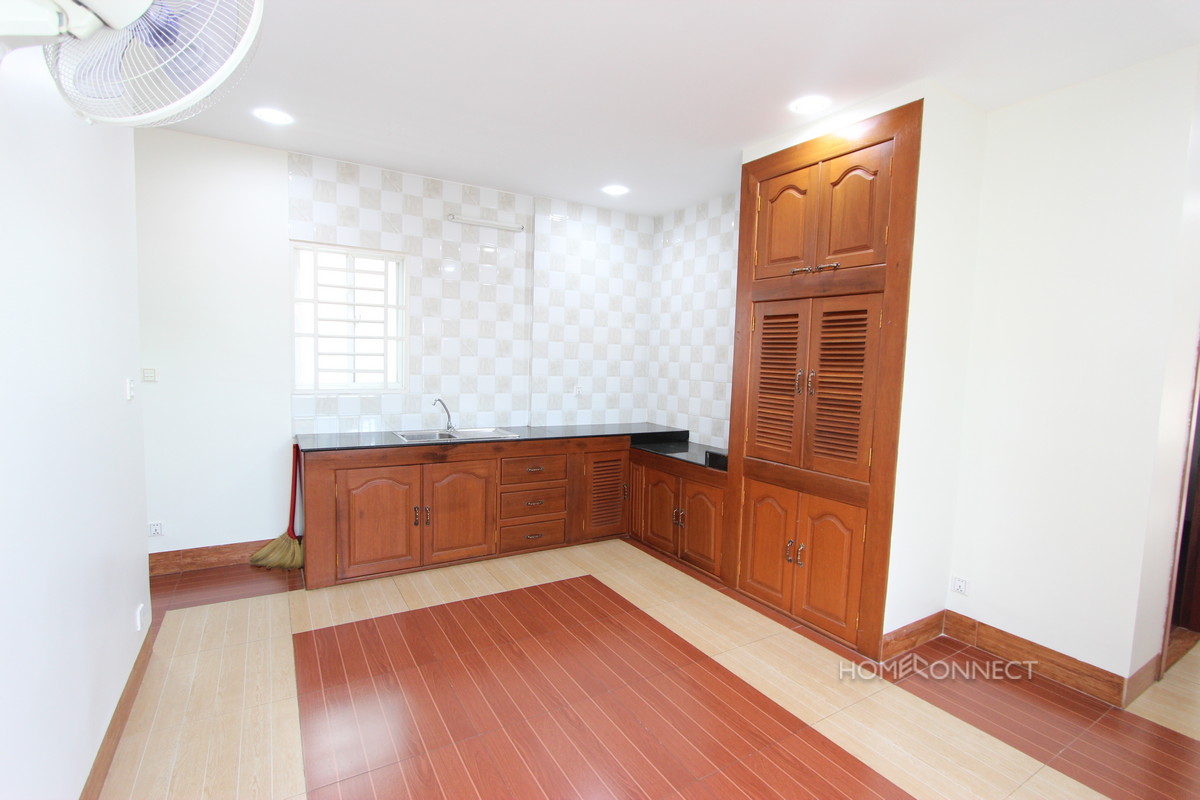 Budget 3 Bedroom Apartment in Toul Tom Poung | Phnom Penh Real Estate