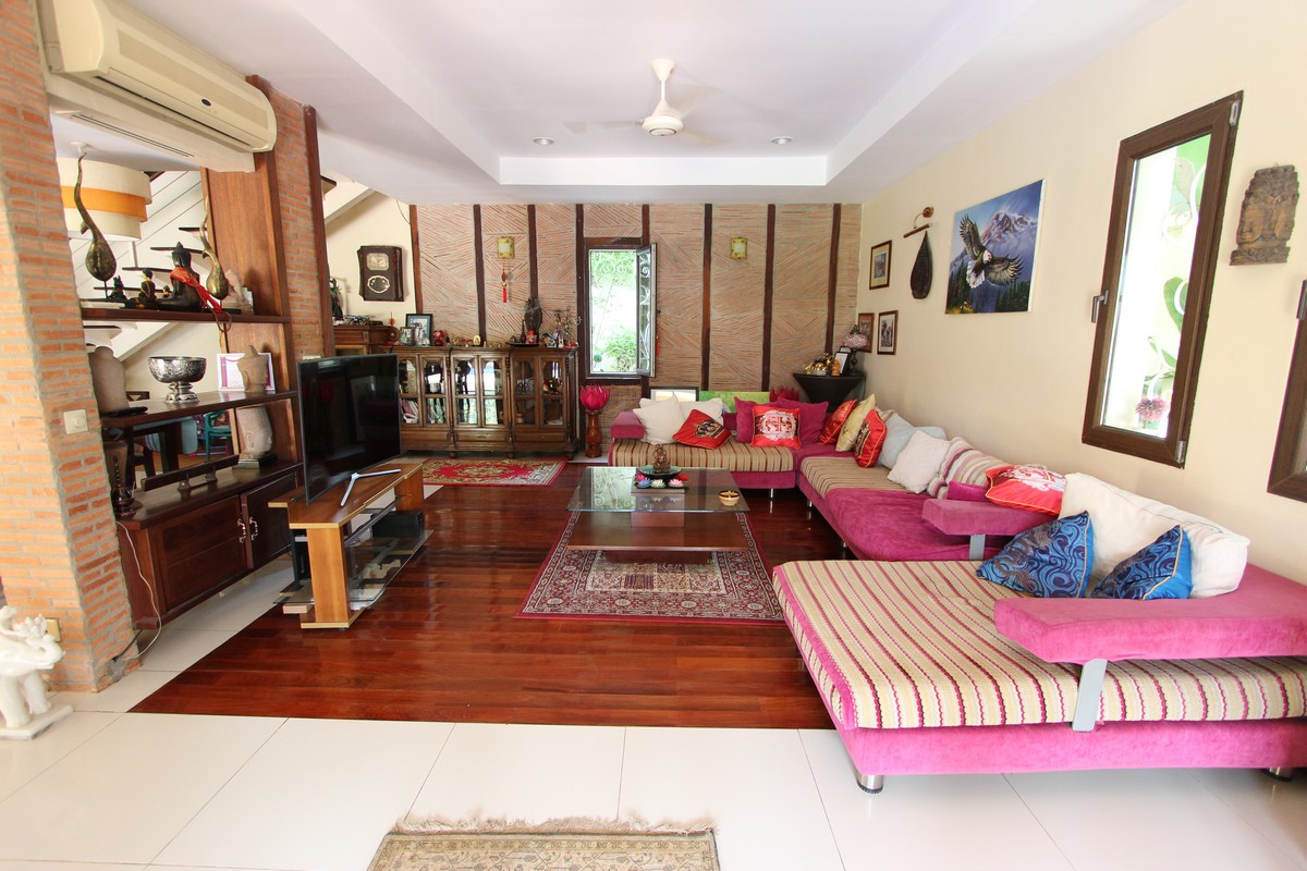 Beautiful 5 Bedroom Villa With Pool & Garden Near Northbridge | Phnom Penh Real Estate