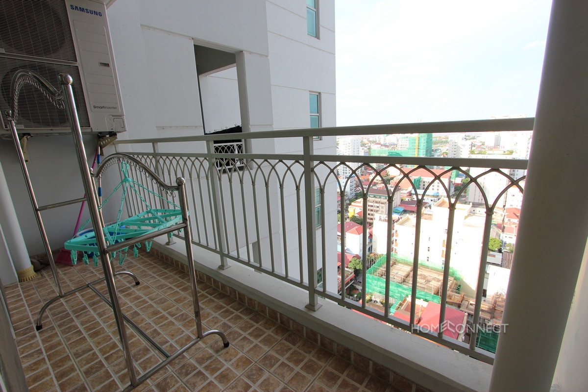Modern 2 Bedroom Apartment For Sale in De Castle in BKK1 | Phnom Penh Real Estate
