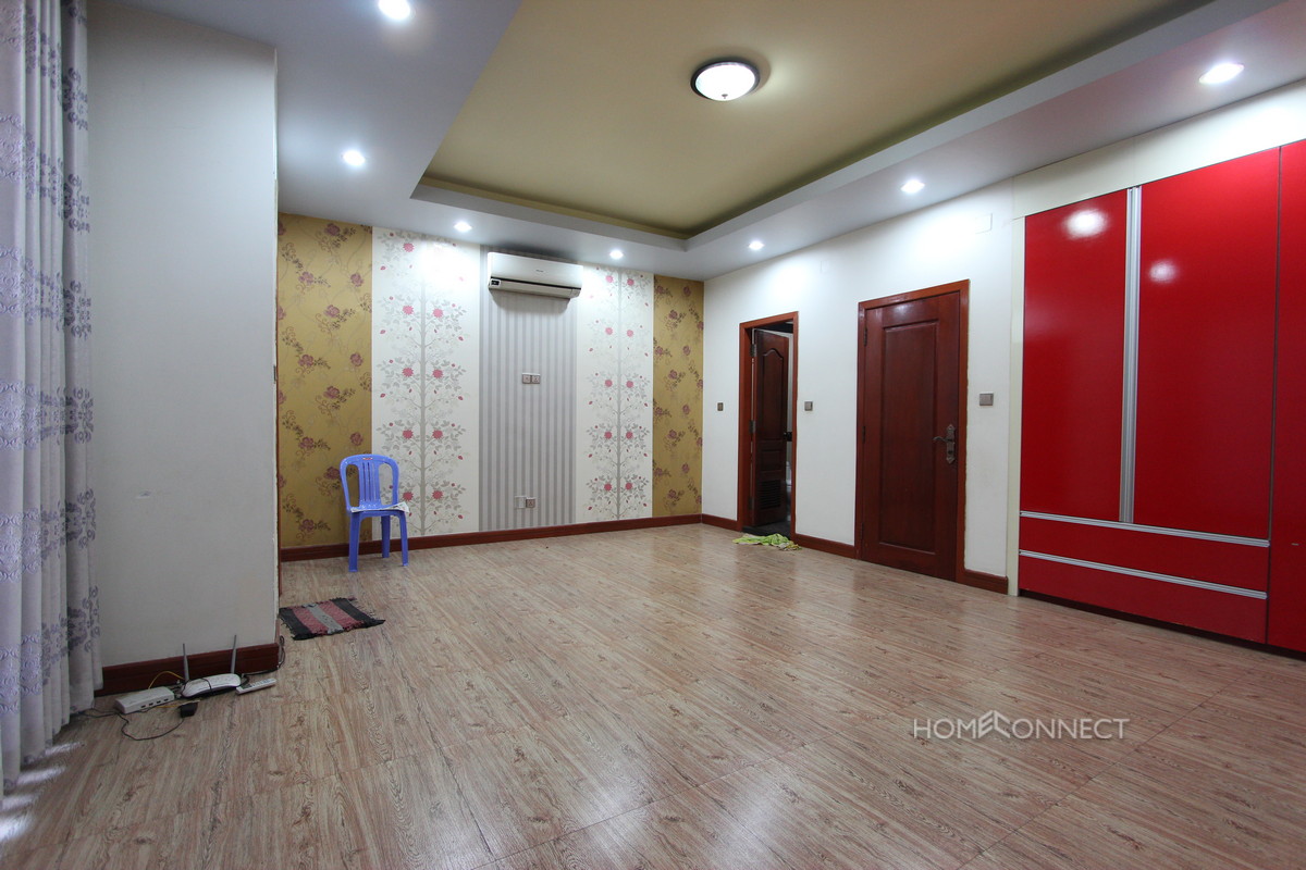 Budget 4 Bedroom 4 Bathroom Townhouse Near Russian Market | Phnom Penh Real Estate