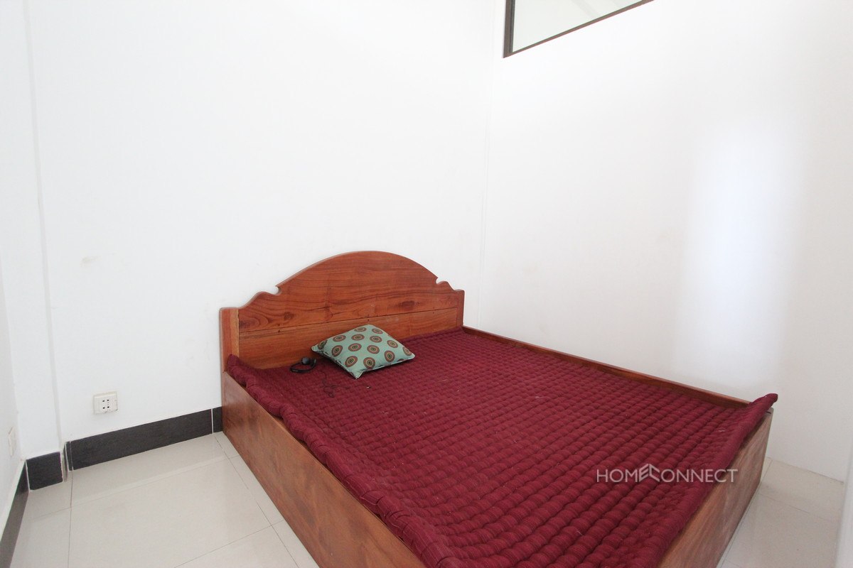 Budget 2 Bedroom 1 Bathroom Apartment for Rent Near Old Market | Phnom Penh Real Estate