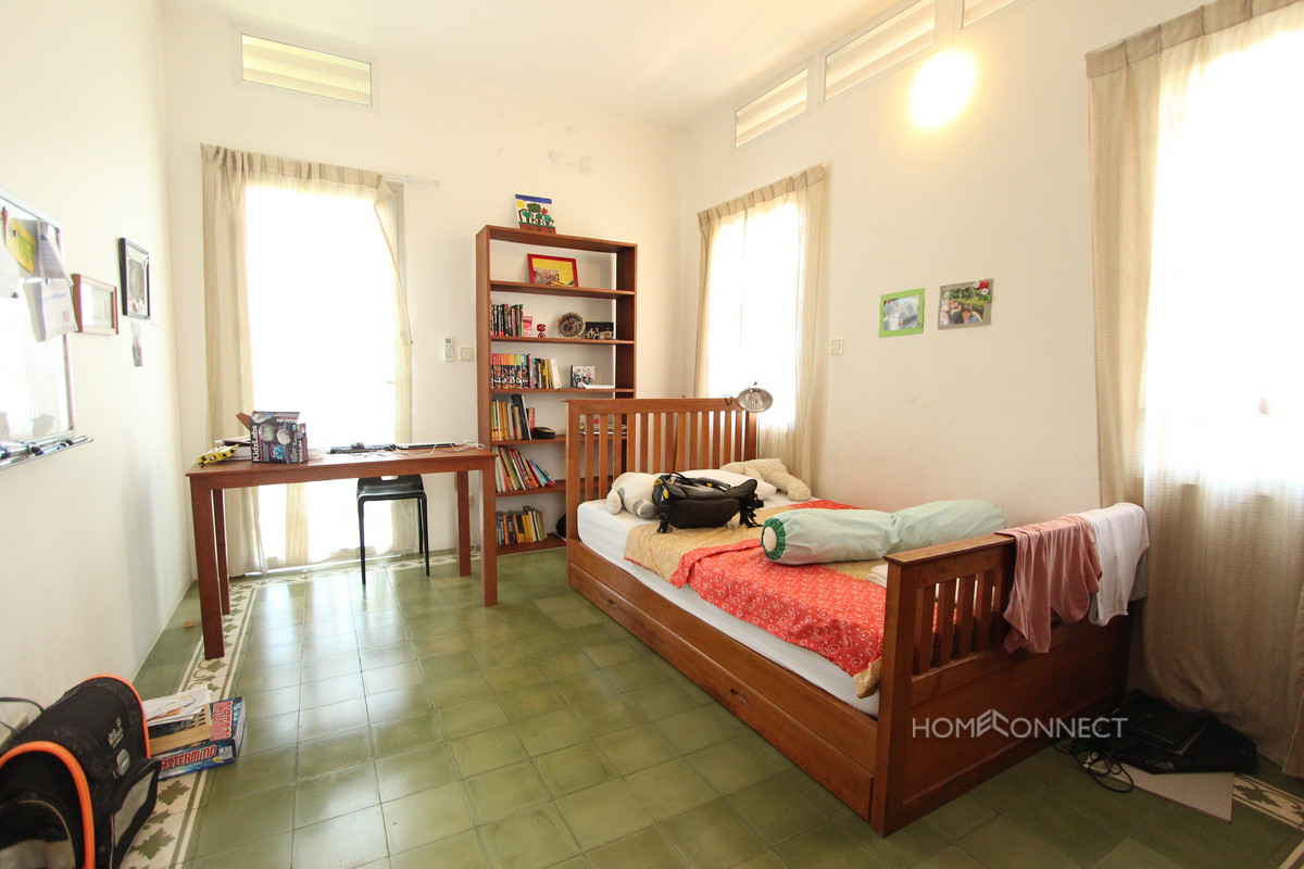 Beautiful Family 5 Bedroom Townhouse Close to Russian Market | Phnom Penh Real Estate
