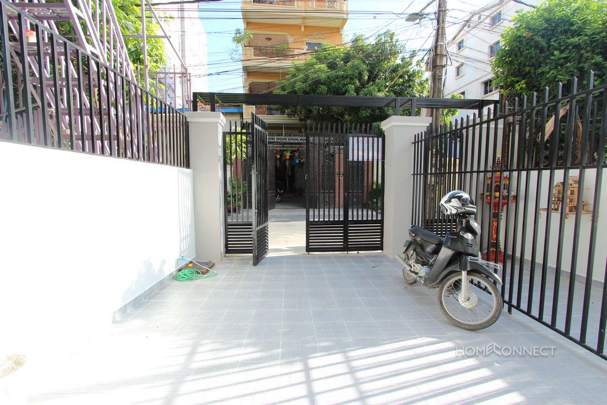 Budget 2 Bedroom 1 Bathroom Townhouse for Rent in Russian Market | Phnom Penh Real Estate
