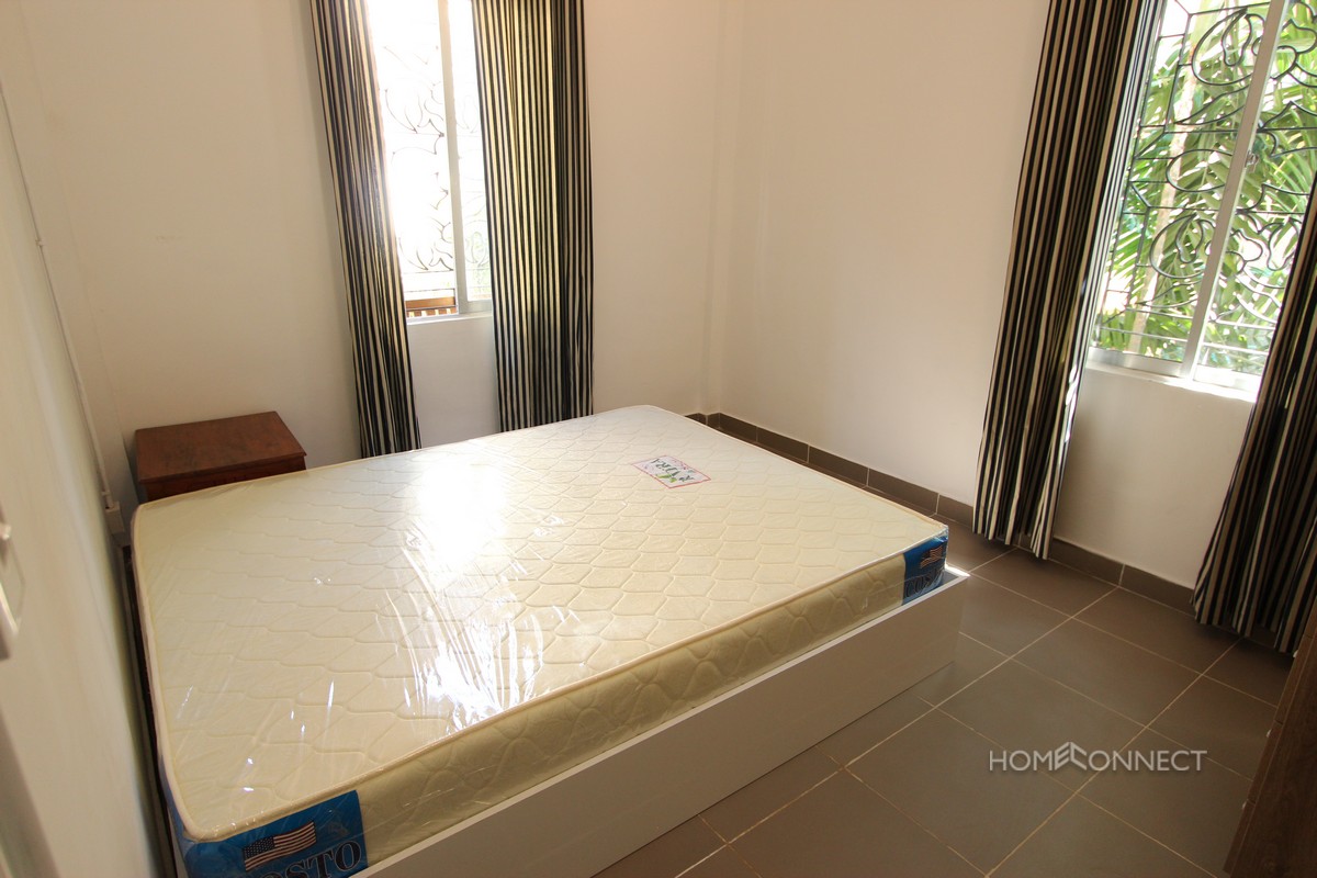 Modern Western Style 2 Bedroom Apartment For Rent Near Independence Monument | Phnom Penh Real Estate