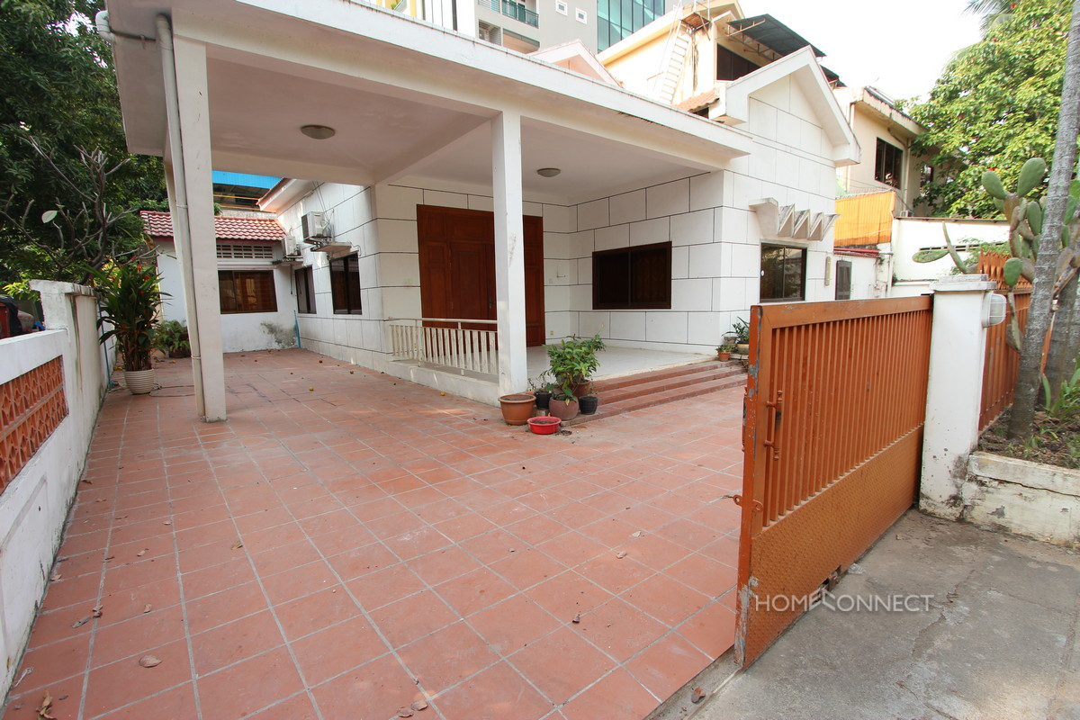 Swimming Pool 3 Bedroom Villa For Rent in BKK1 | Phnom Penh Real Estate