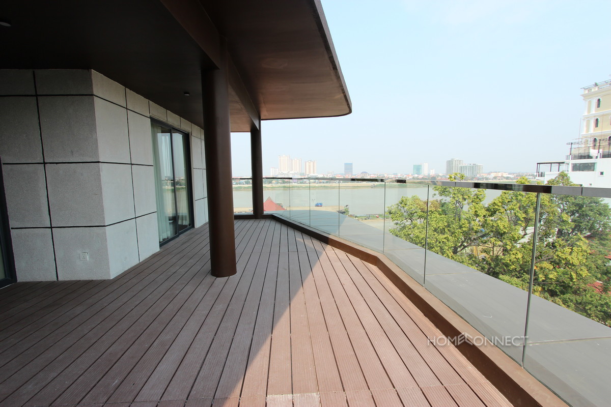 Penthouse With 3 Bedrooms in Wat Phnom | Phnom Penh Real Estate